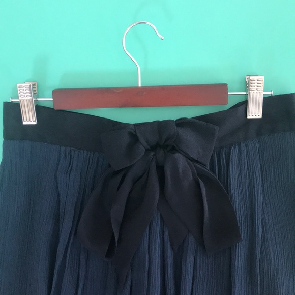 Peter Jensen chiffon bow pleated navy blue skirt - Picture 2 of 8